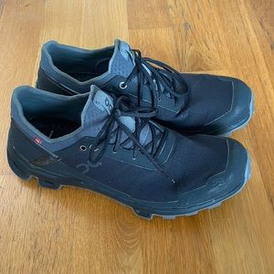 Black on-cloud sneakers